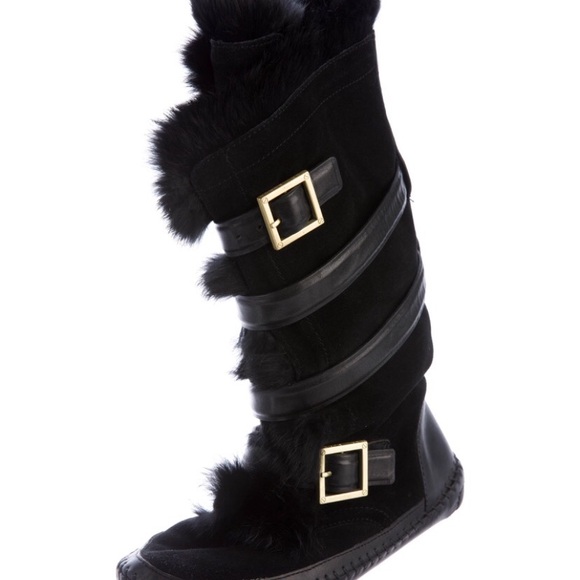 Black Fur filled Tory Burch boots 
never worn no box 
Perfect condition 
Size 6 - Picture 4 of 5